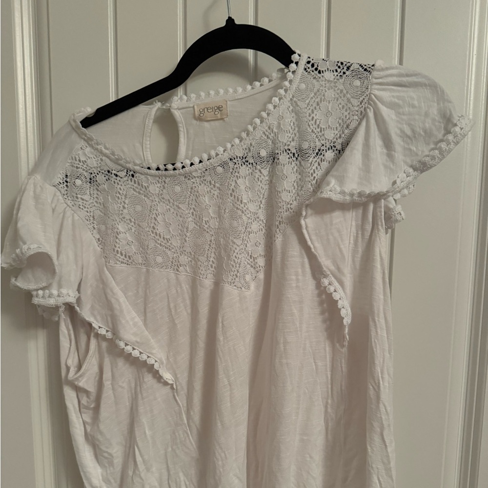 White top by Greige size XL Made in China